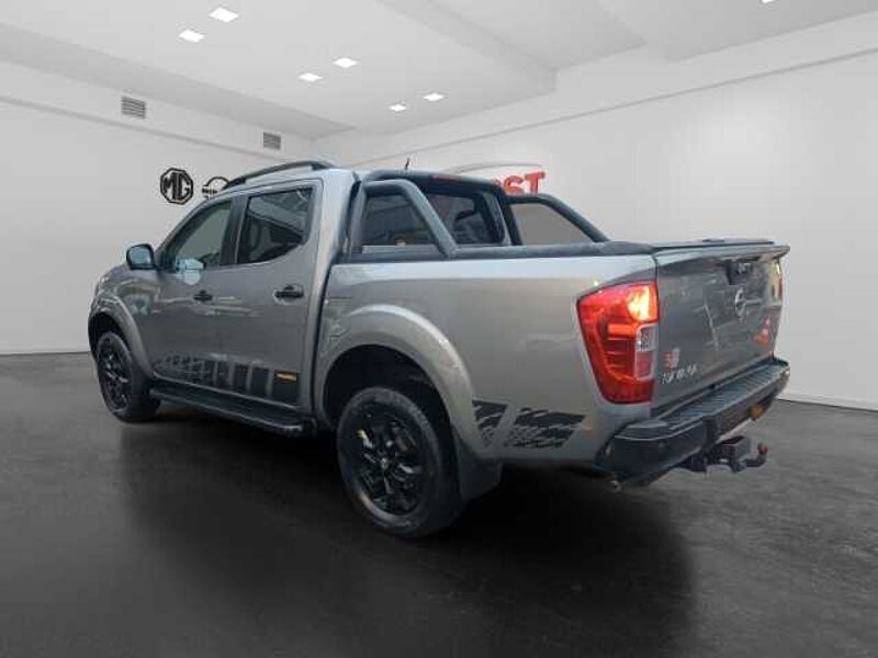 Nissan Navara NP300 N-Guard Double Cab 4x4 2.3 dCi EU6d-T AHK Navi AVM LED Sperrdiff.