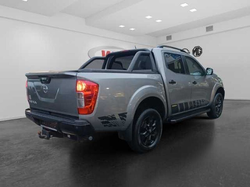 Nissan Navara NP300 N-Guard Double Cab 4x4 2.3 dCi EU6d-T AHK Navi AVM LED Sperrdiff.