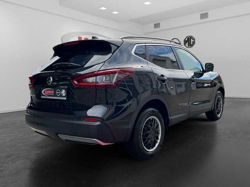 Nissan Qashqai Akari 1.3 140 PS 6MT Panorama-Glasdach 360 Grad Kamera Navigation Sitzheizung